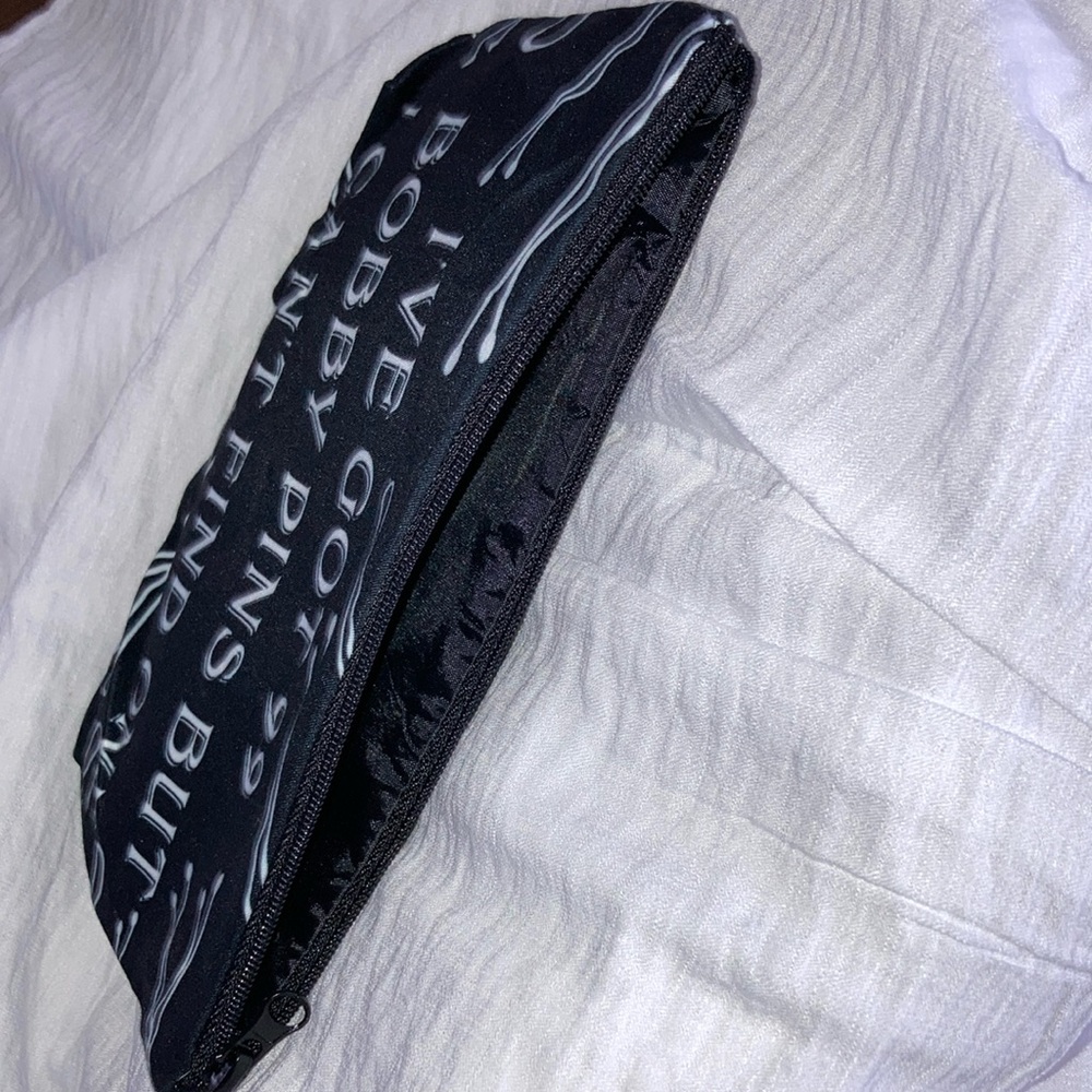 Cosmetic Case NWOT Make up Pouch Unbranded Black & White - Picture 10 of 15